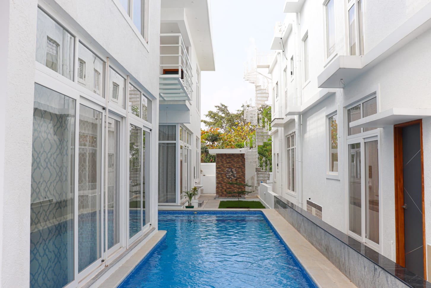 ONLY THE BEST HOMES.